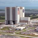 ¿Por qué llueve dentro de la enorme fábrica de cohetes de la NASA?