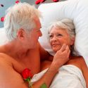 El sexo es bueno en las mayores de 50, pero no tanto para los hombres
