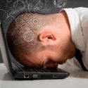 Científicos descubren que el cerebro "se come" a sí mismo cuando no dormimos lo suficiente