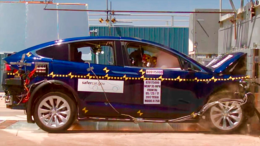 Los vídeos de pruebas de choque del Tesla Model X nos demuestran por qué es el SUV más seguro del mercado