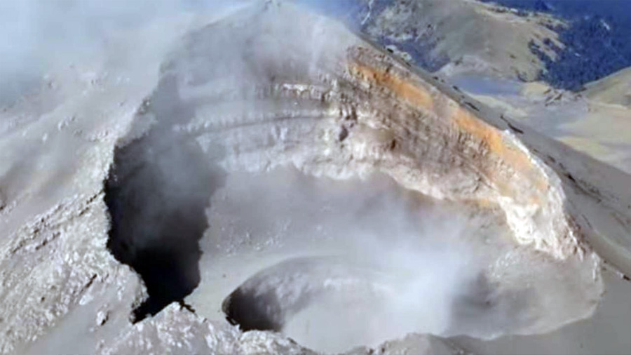 Hallan segundo cráter dentro del volcán Popocatépetl