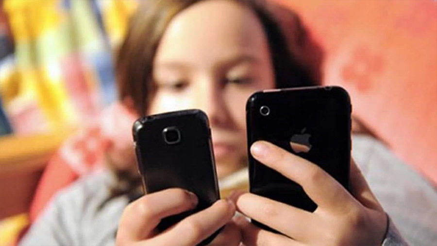 Abusar del móvil provoca desequilibrios químicos en el cerebro de los jóvenes
