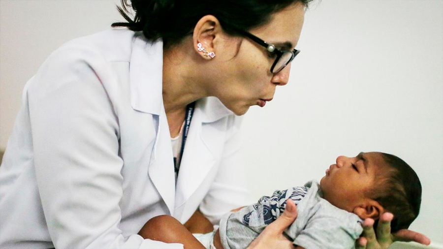 Niños con zika muestran trastorno motor y parálisis cerebral antes de los dos años