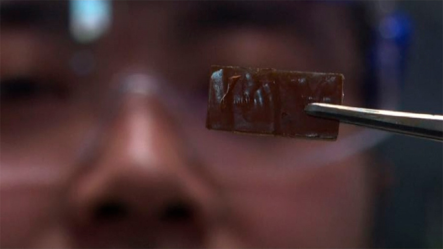 Un científico japonés descubrió un vidrio que se autoregenera