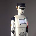 Presenta en India el primer robot policía inteligente del mundo