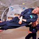 El día que Stephen Hawking voló y venció sus limitaciones