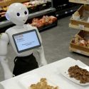 Un supermercado contrata a un robot y lo despide por incompetente