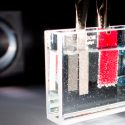 Científicos descubren una forma de producir hidrógeno más barata y eficiente