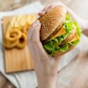 La comida basura hace más agresivo al sistema inmune, revela investigación