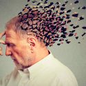 Científicos descubren anticuerpos que eliminan placas de Alzheimer