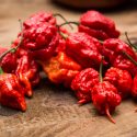 Comer el chile más picante del mundo le desencadenó a concursante un dolor de cabeza “en trueno”