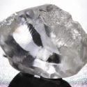 Hallan atrapado en un diamante un mineral nunca antes visto