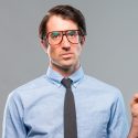 Estudio confirma que los “sabelotodo” realmente saben menos