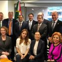 Inicia gira de trabajo de legisladores mexicanos para abordar la política de control migratorio en Estados Unidos.