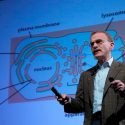 “Los factores de impacto de las revistas científicas son fake news”: Randy Schekman, Nobel de Medicina 2013