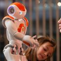 Diseñan robots personalizados para tratar terapéuticamente a niños con autismo