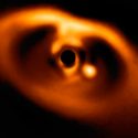 Astrónomos logran la primera fotografía de un planeta recién nacido