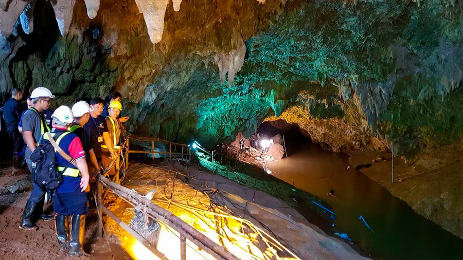 Elon Musk propone túneles de aire para rescatar a los niños en una cueva en Tailandia