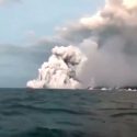 Una bomba de lava causa al menos 23 heridos al perforar un barco turístico en Hawái
