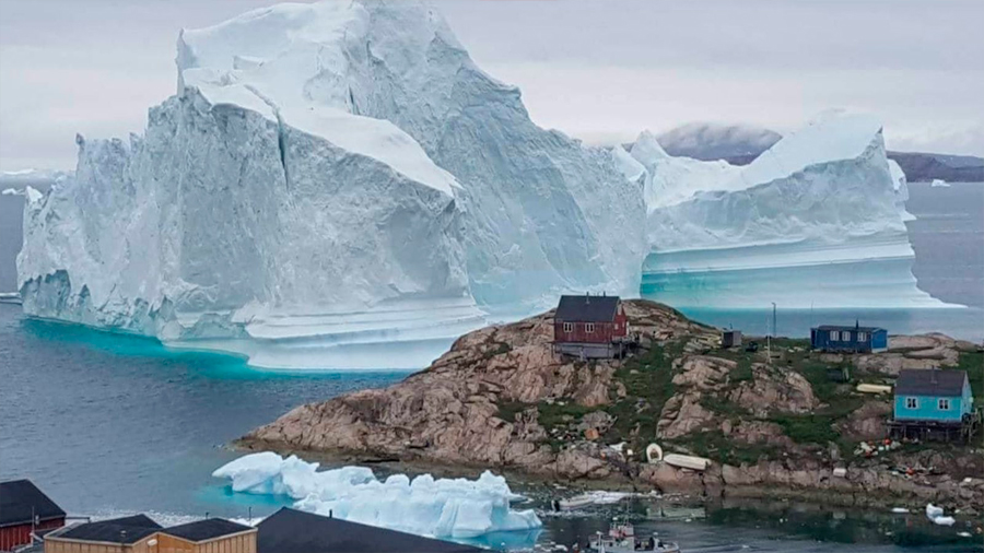 Un iceberg de 12 millones de toneladas amenaza a un pueblo en Groenlandia de 169 personas