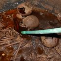 Resuelven el misterio del contenido del sarcófago negro egipcio hallado en Alejandría