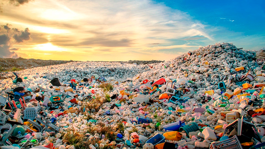 La basura plástica también emite gases de efecto invernadero