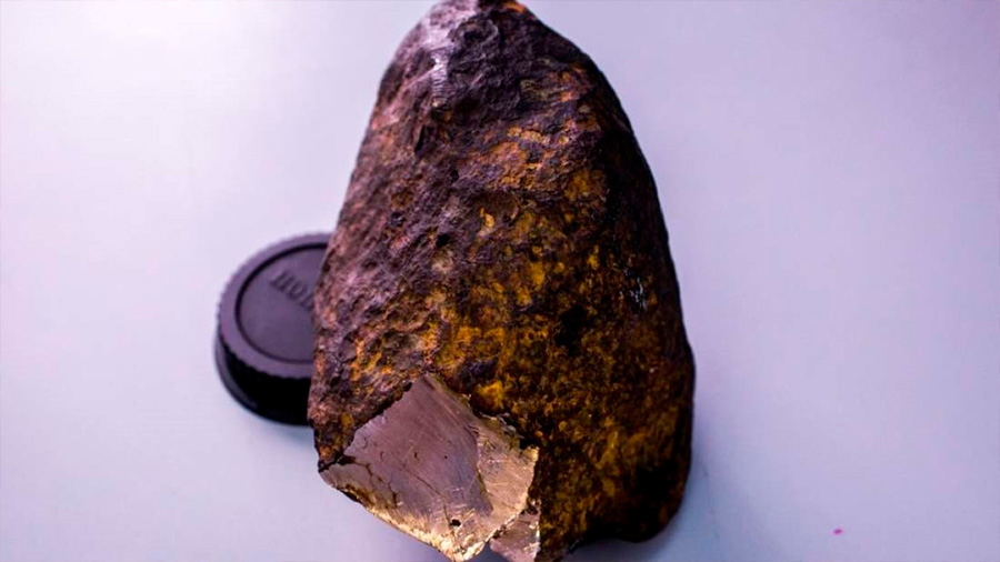 Descubren un nuevo mineral dentro de un meteorito que cayó en Rusia