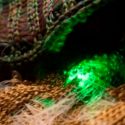 Tejen componentes optoelectrónicos en telas inteligentes