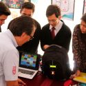 Crean alumnos mexicanos mochila inteligente que evita olvidar material escolar
