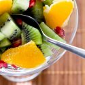 No, la fruta no engorda, ni tomándola para cenar ni en ningún otro momento del día