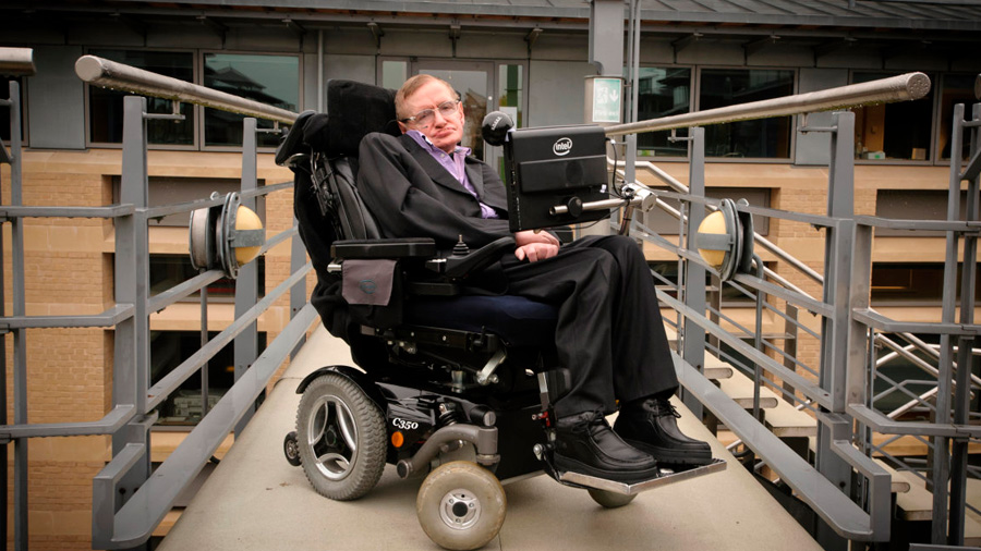 Ya puedes comprar la silla más famosa de la historia de la ciencia: la de Stephen Hawking