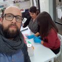 Joven científico chileno demuestra cómo proteína del VIH secuestra las de las células humanas y propagar el virus
