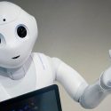 Pharos, el robot creado para ser amigo de los ancianos