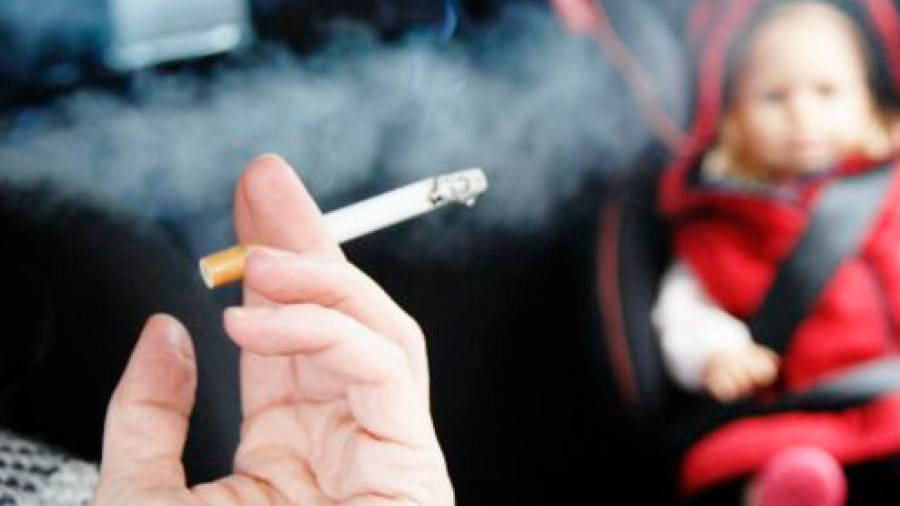 Entre 60 y 150 cigarros al año respiran los infantes que viven con un fumador