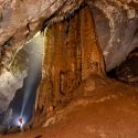 Científicos descubren en China cueva gigantesca "donde podría caber rascacielos"