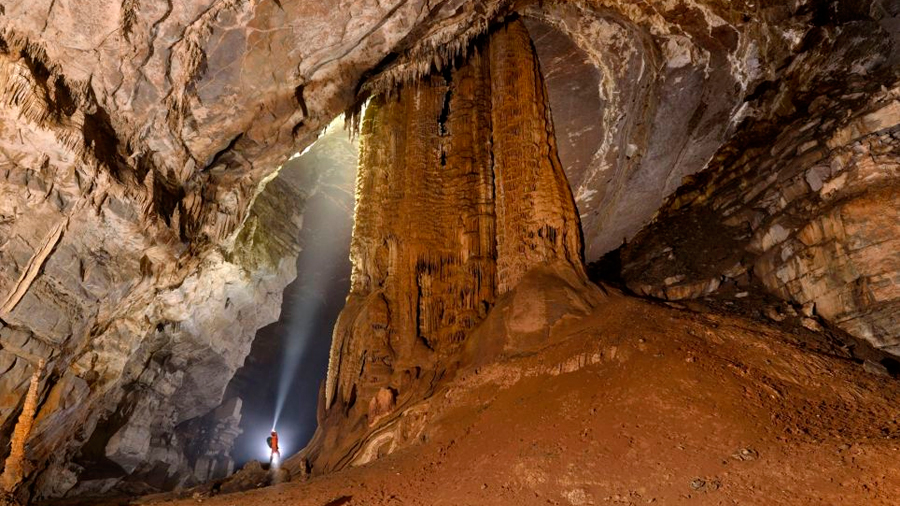 Científicos descubren en China cueva gigantesca "donde podría caber rascacielos"