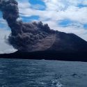 Tsunami en Indonesia: volcán Anak Krakatoa perdió dos tercios de su altura