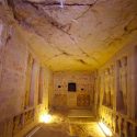 Egipto desvela tumba de sacerdote de hace 4,400 años y conserva frescos de vivos colores