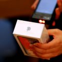 Apple considera bajar los precios del iPhone