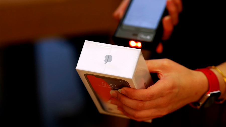 Apple considera bajar los precios del iPhone