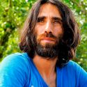Behrouz Boochani: el refugiado que escribió un libro por WhatsApp y ganó el premio literario más prestigioso de Australia