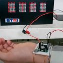 Generan electricidad del calor corporal para dispositivos portátiles