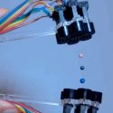 Levitación acústica para manipular estructuras de partículas