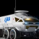 Japoneses trabajan en moderno vehículo para recorrer superficie de la Luna