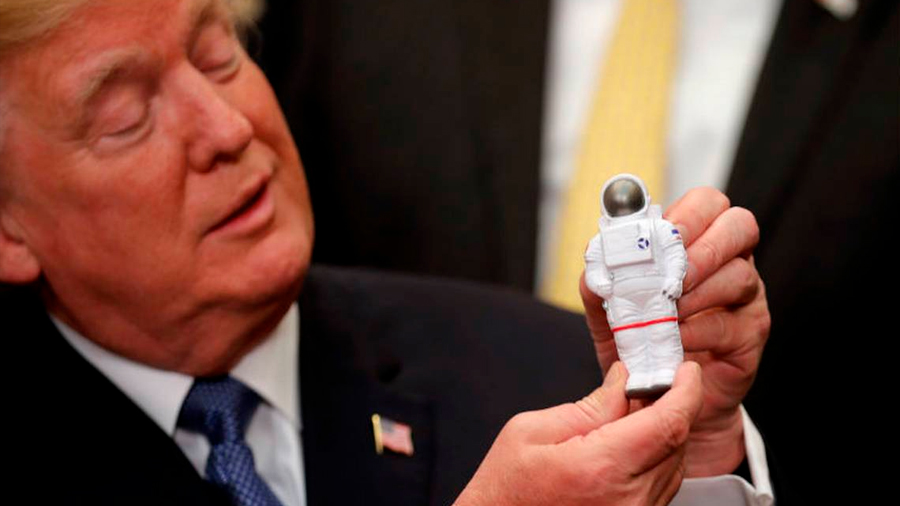 Exige Trump a la NASA enviar astronautas a la Luna en cinco años