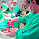Cirujanos concluyen el primer trasplante con donante vivo de un riñón en pacientes con VIH