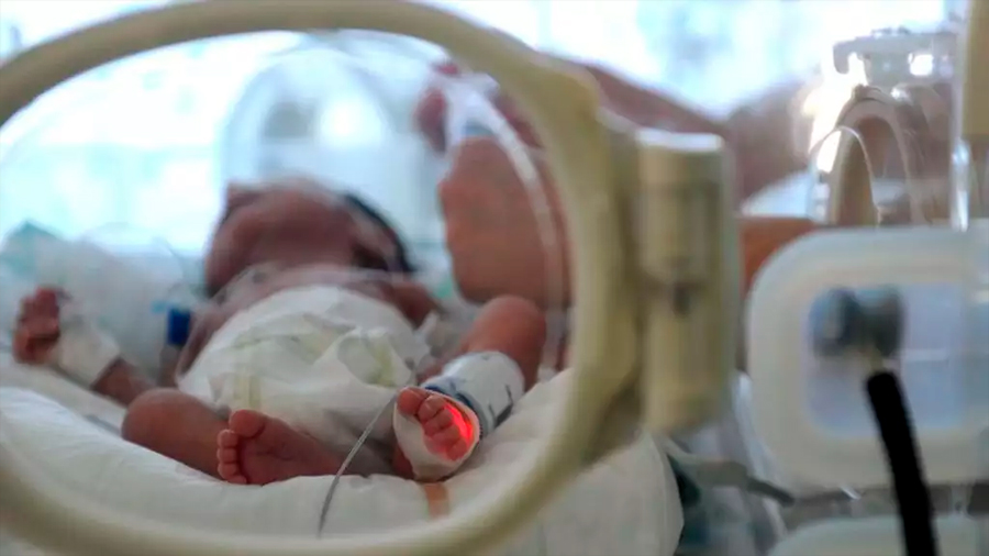 Mujer con muerte cerebral desde diciembre dio a luz a un bebé de 32 de semanas de gestación
