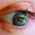 Polémica en Google por incluir a una negacionista en su comité de ética