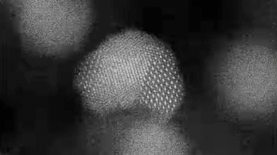 Observan nanopartículas formándose a nivel atómico y en tiempo real