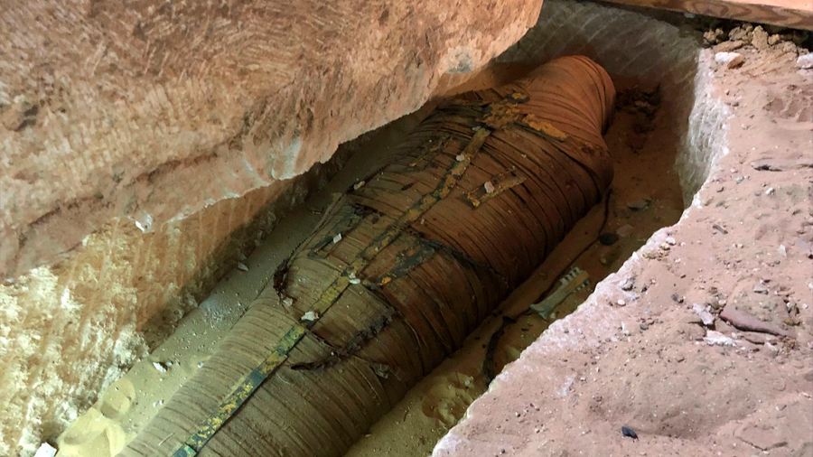 Hallan momia de 2500 años de antigüedad en cementerio olvidado